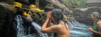 Dip in holy waters of Ganges, Yamuna, and Saraswati